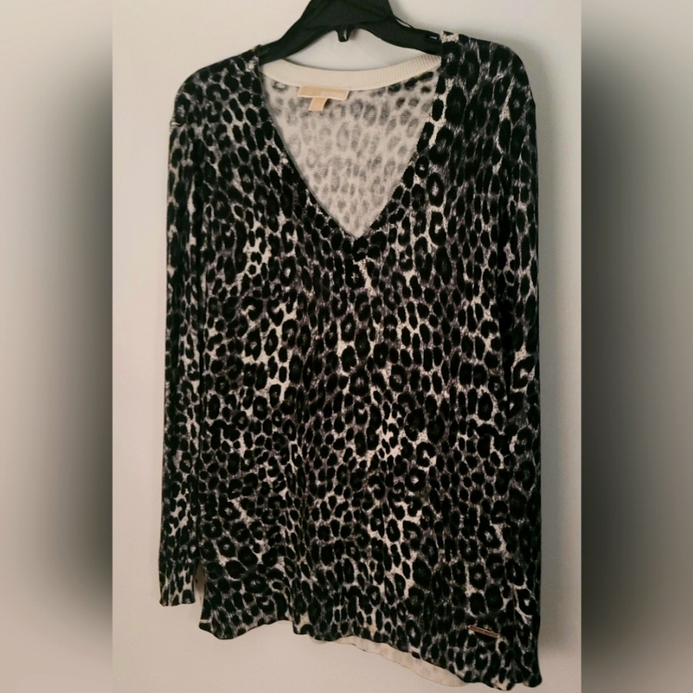 Michael kors size lg sweater